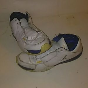 Used jordan tennis shoes